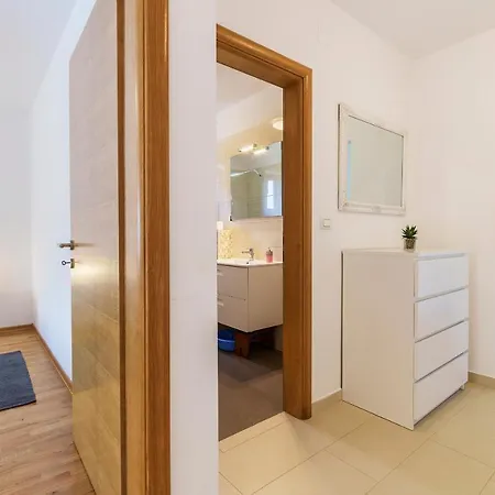 Mikaela Apartman Premantura