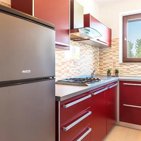 Mikaela Apartman *