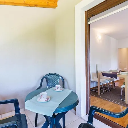 Mikaela Apartment